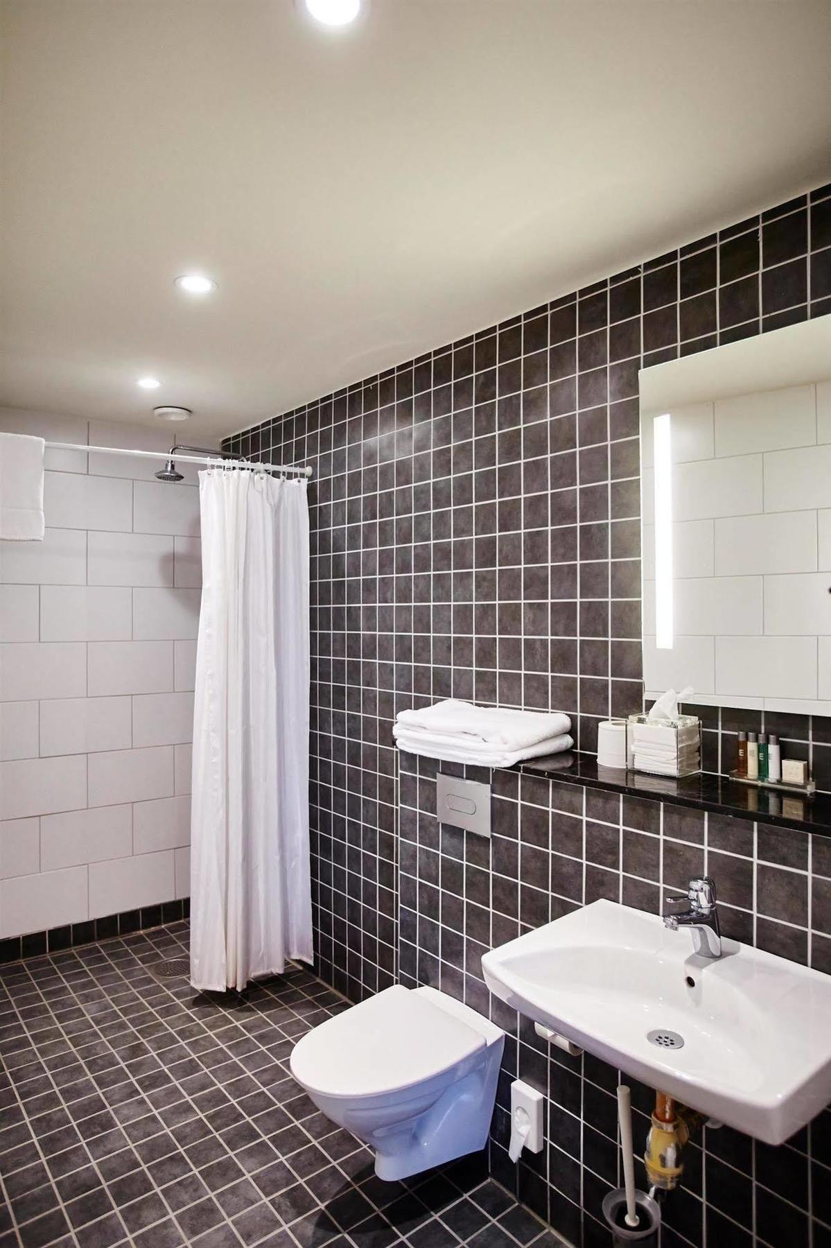 Hotel Bishops Arms Koeping Zewnętrze zdjęcie